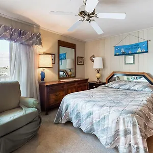  Holiday home Gullway Getaway