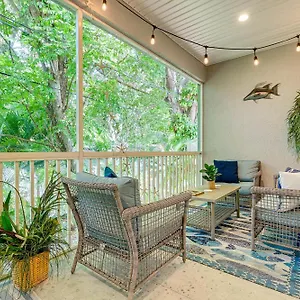  Holiday home Airy Coastal Casa On Park 6 Mi To Honeymoon Isle! United States